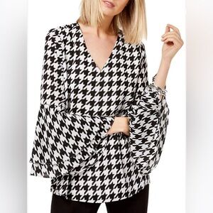 Alfa I Black and White Houndstooth Blouse Tunic Bell Poet Sleeves V Neck Classic